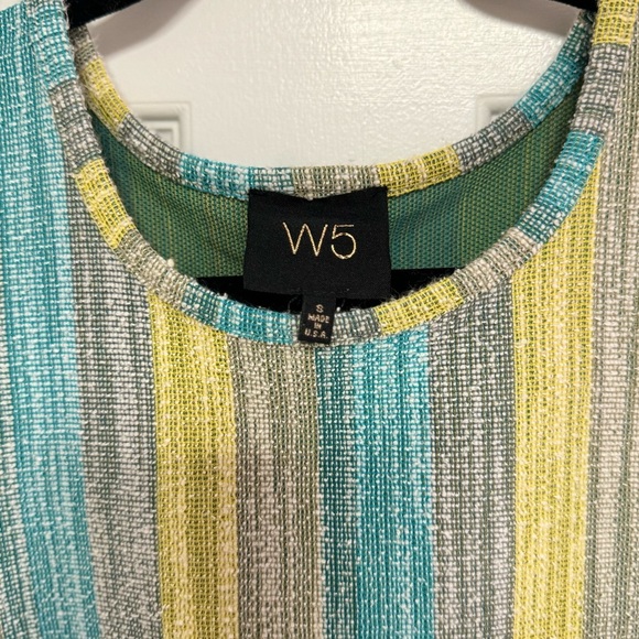 W5 Multicolored Tank Top with Scoop Neck Sleeveless Boxy Relaxed Style - Picture 3 of 5
